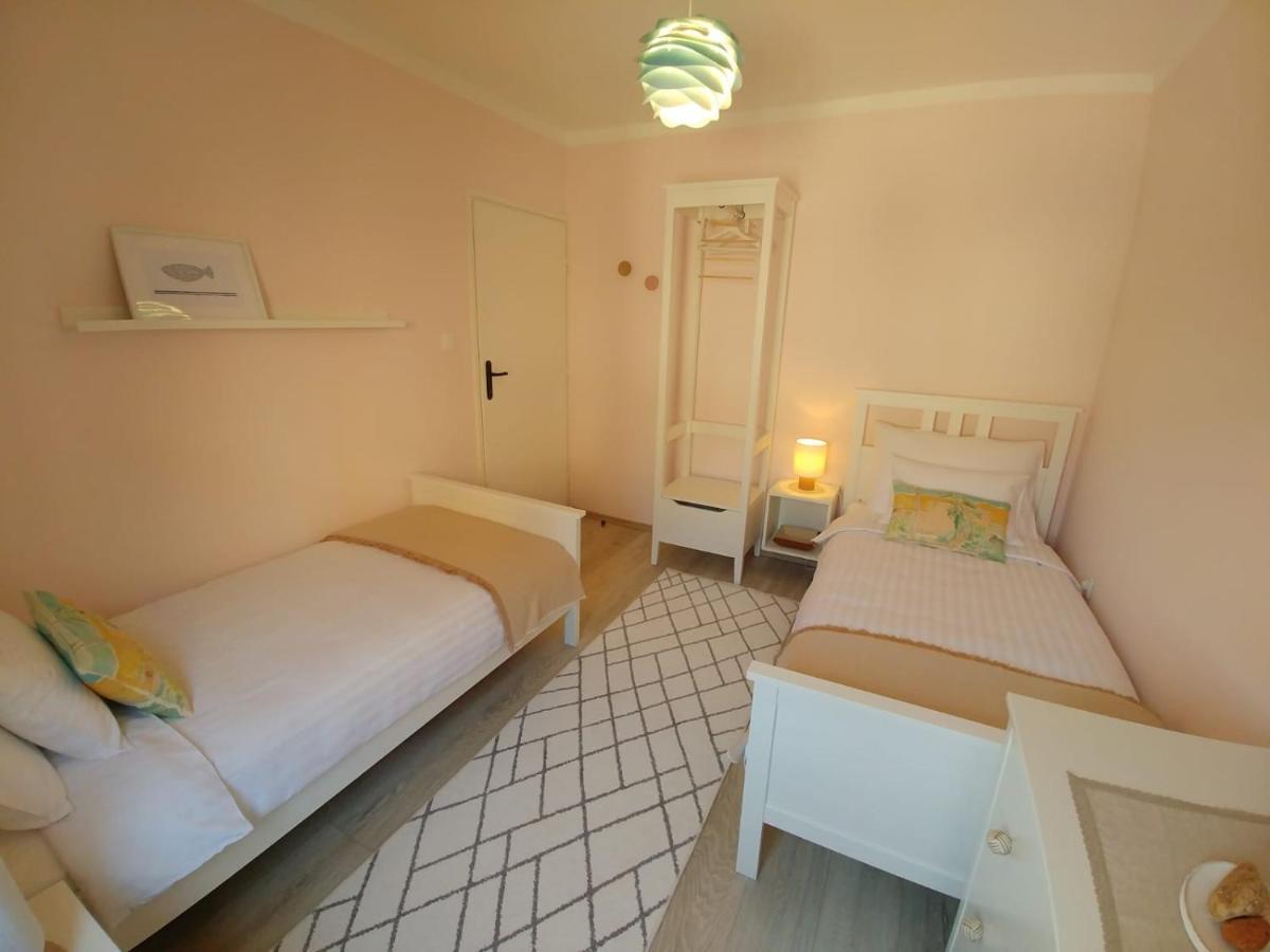 Apartment Axelle 50 Meters To The Beach Banjole Exterior foto